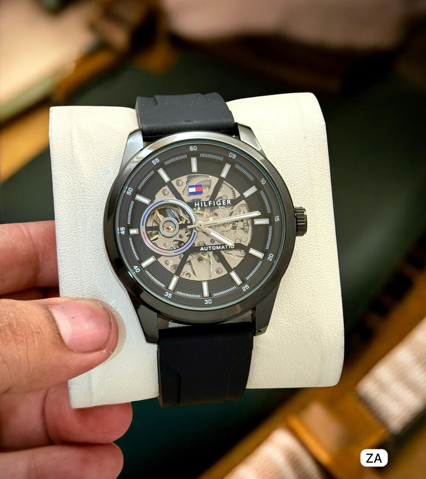 Premium Luxury Watch – Gold White