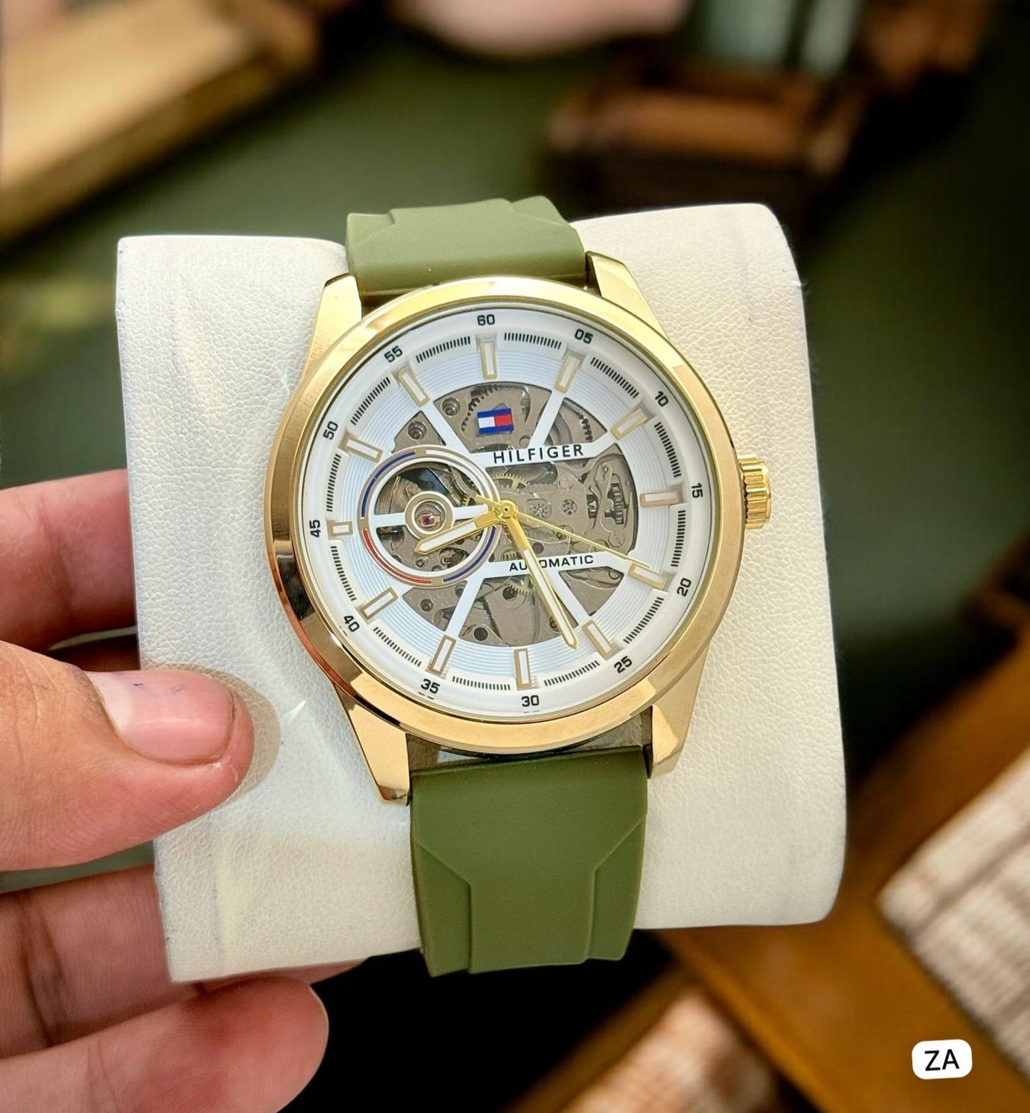 Premium Luxury Watch – Gold White