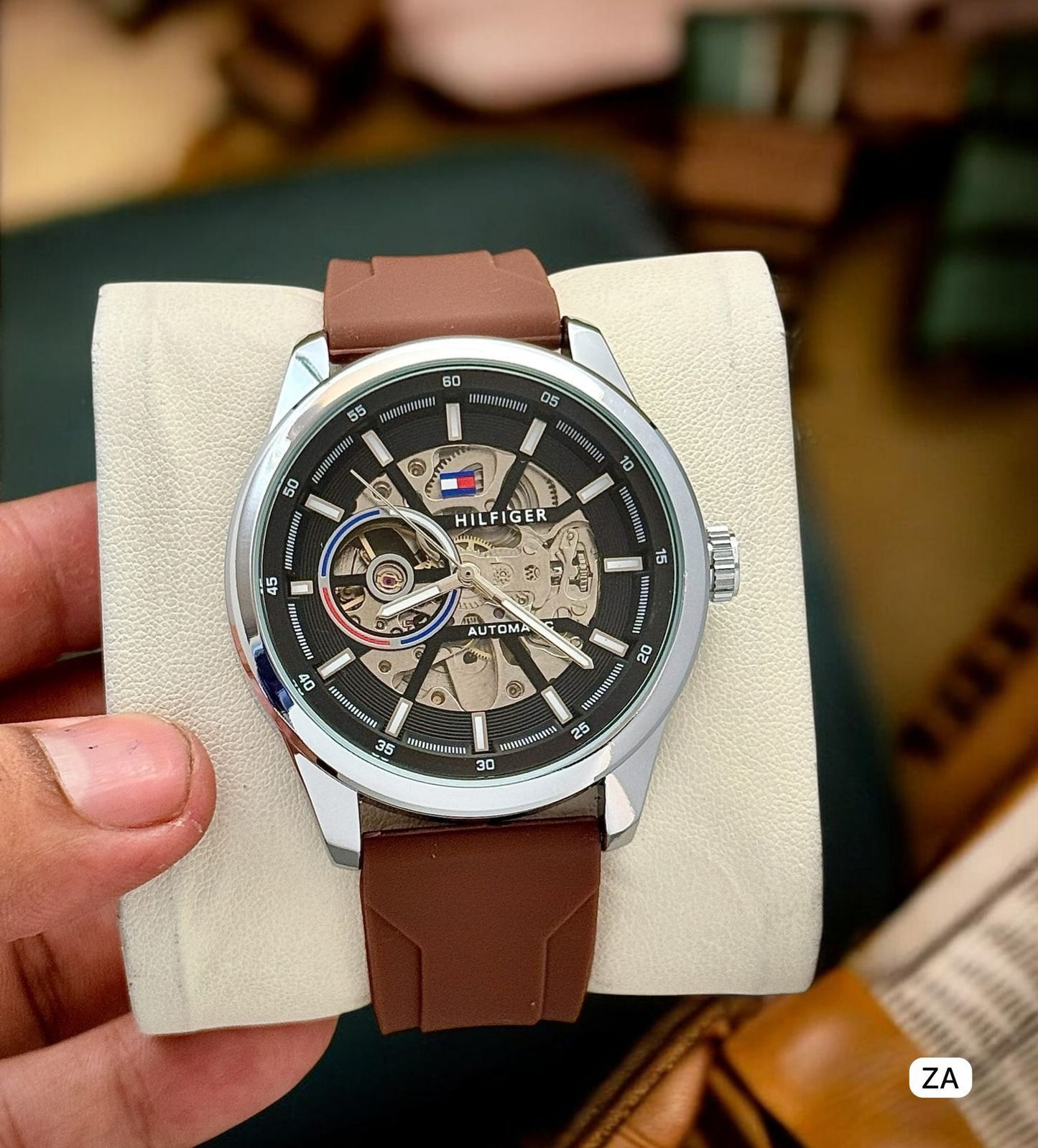 Premium Luxury Watch – Gold White